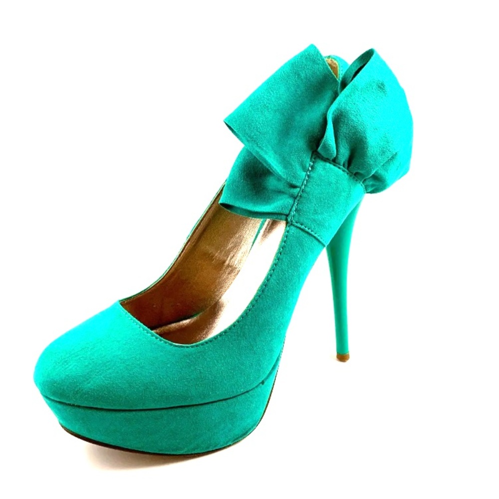 Qupid Green Faux Suede Platform Heels size 6.5